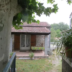 https://gite-des-trouilleres.hotels-rhonealpes.com